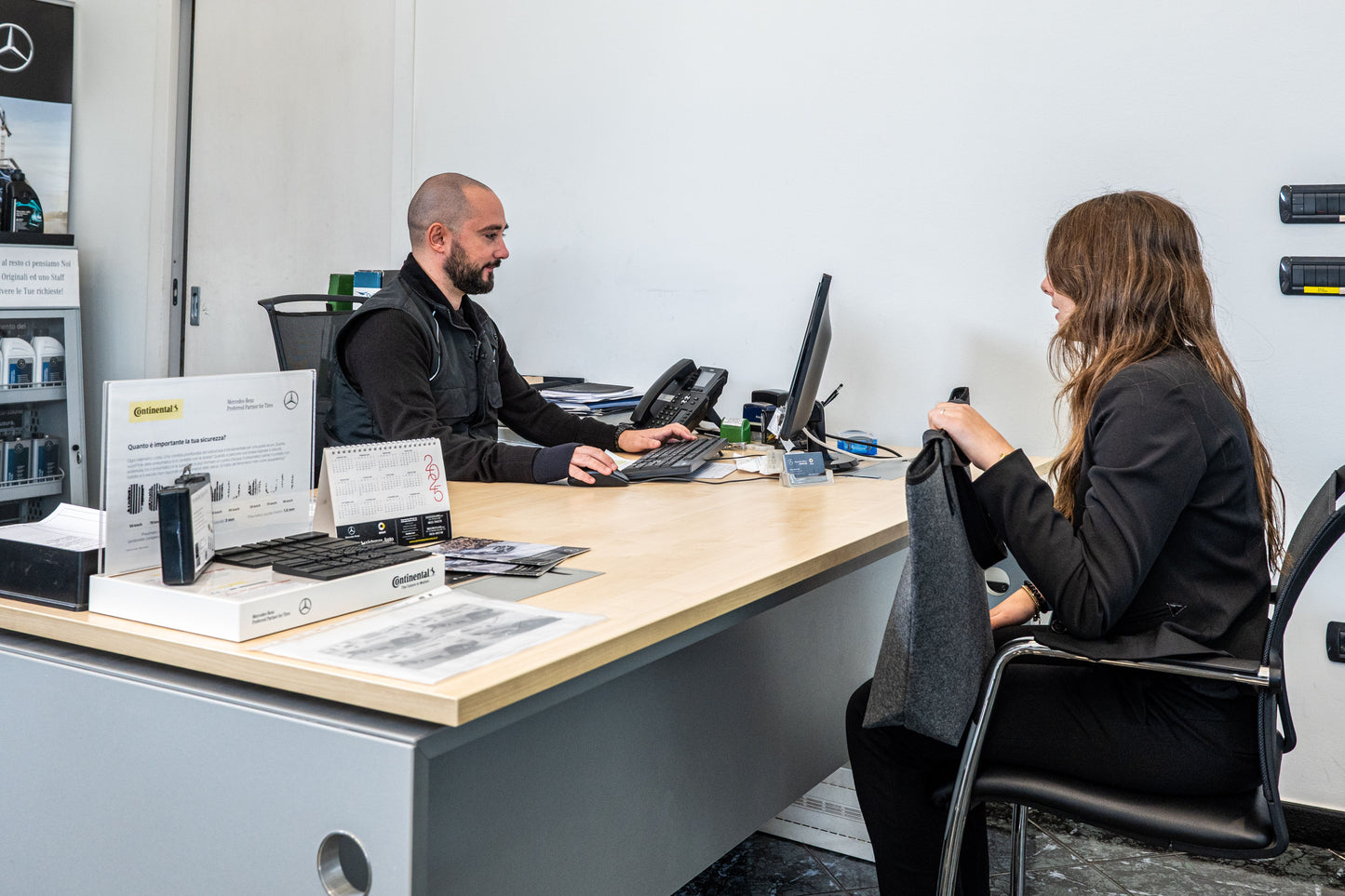 service receptionist