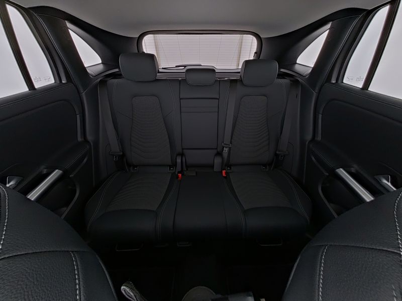 mercedes-benz gla 200d advanced plus